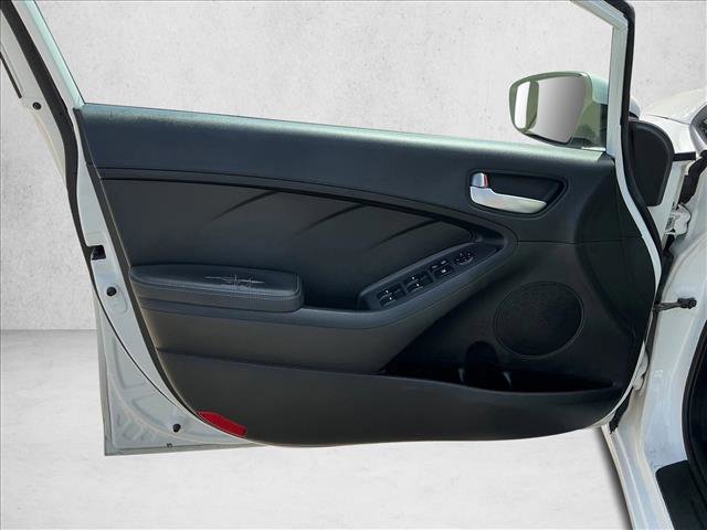 Used 2017 Kia Forte LX image 12