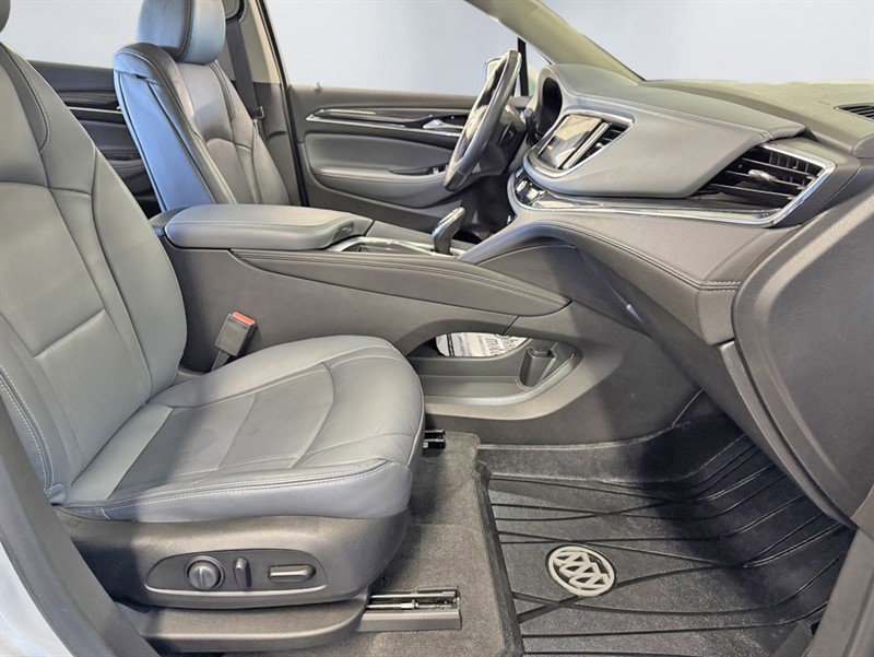 Used 2021 Buick Enclave Essence w/ Sport Touring Edition image 25