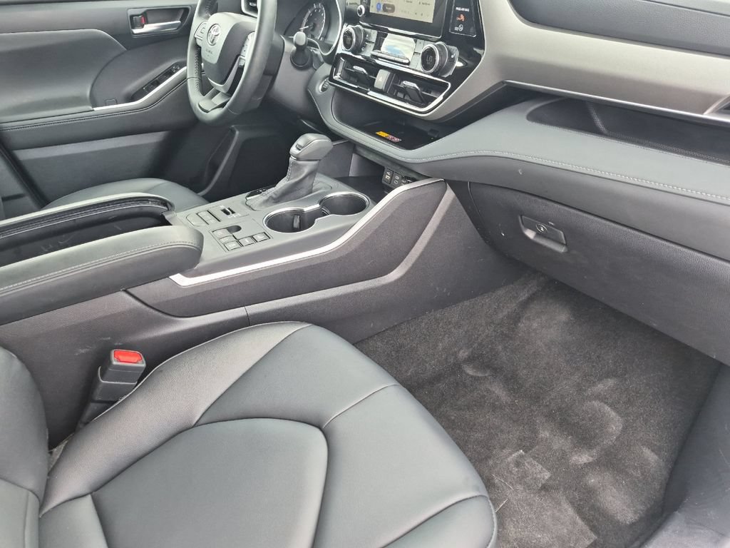 Used 2026 Toyota Highlander XLE AWD/4WD image 17