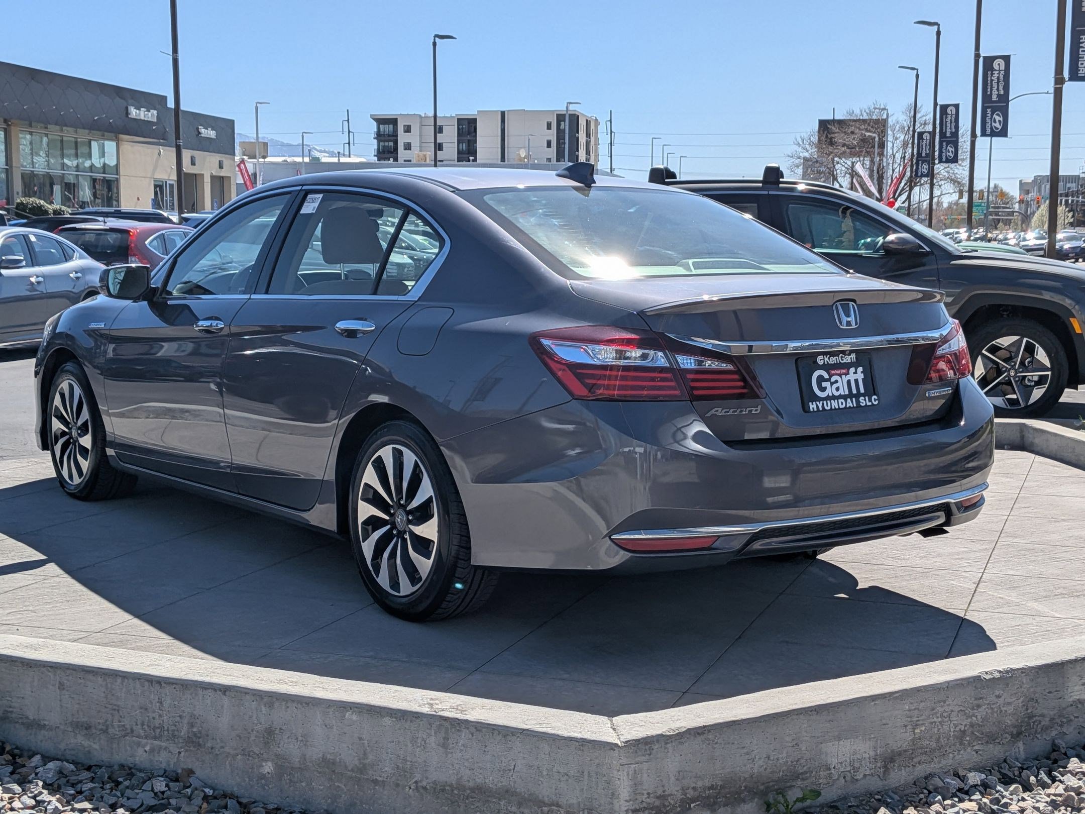 Used 2017 Honda Accord Base image 7