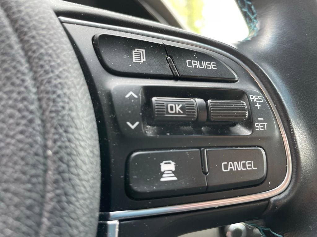 Used 2020 Kia Niro Touring FWD image 13