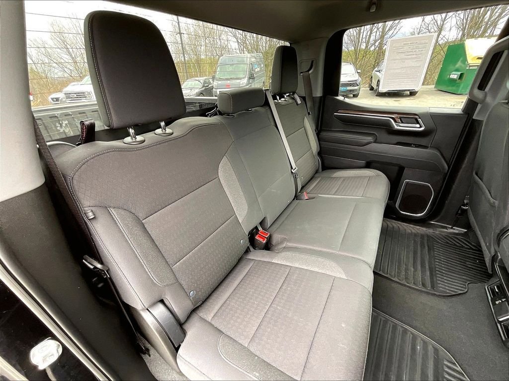 Used 2025 Chevrolet Silverado 1500 LT AWD/4WD image 15