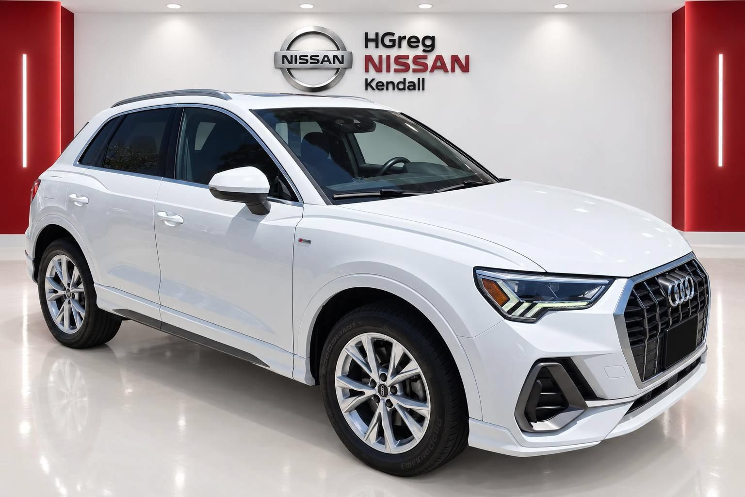 Used 2024 Audi Q3 2.0T Premium AWD/4WD image 3