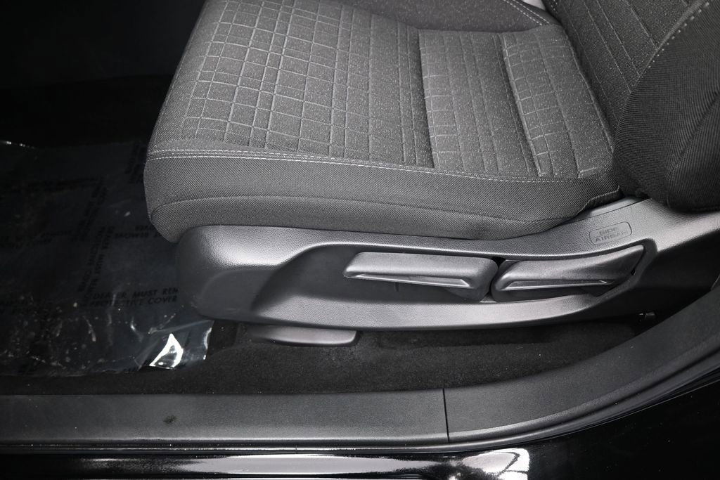 Used 2025 Honda HR-V LX image 15