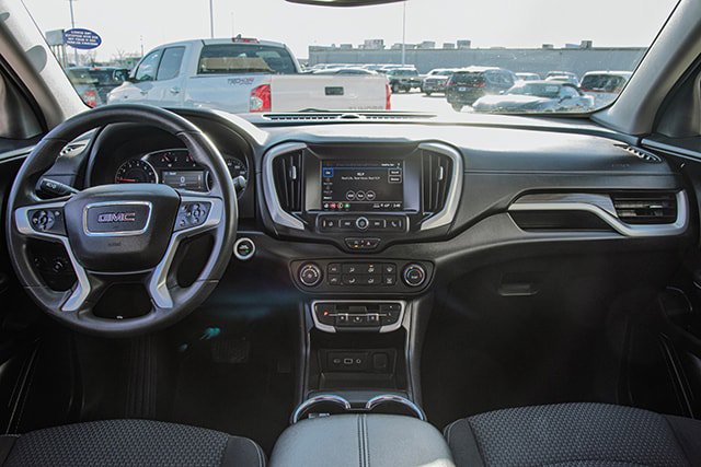 Used 2024 GMC Terrain SLE image 5