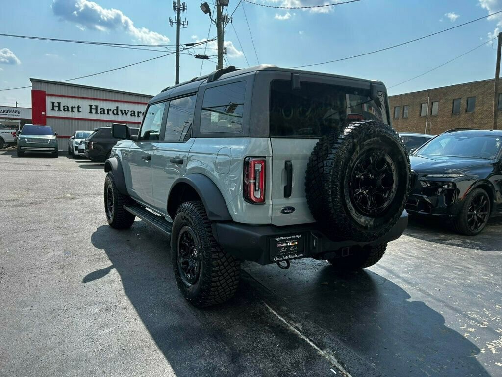 Used 2024 Ford Bronco Wildtrak image 3