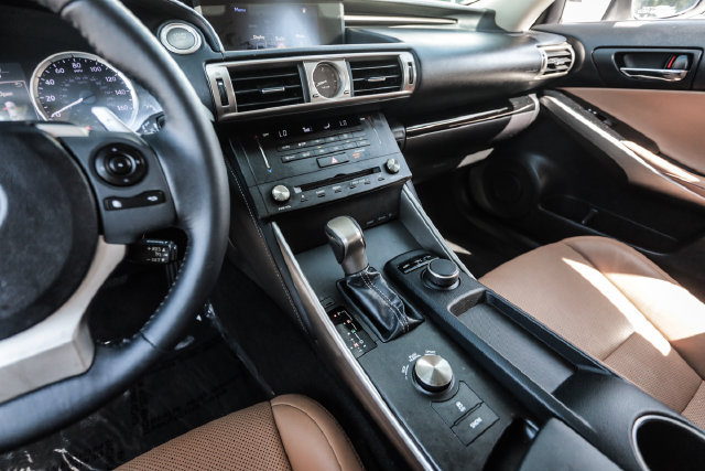 Used 2016 Lexus IS 200t RWD image 33