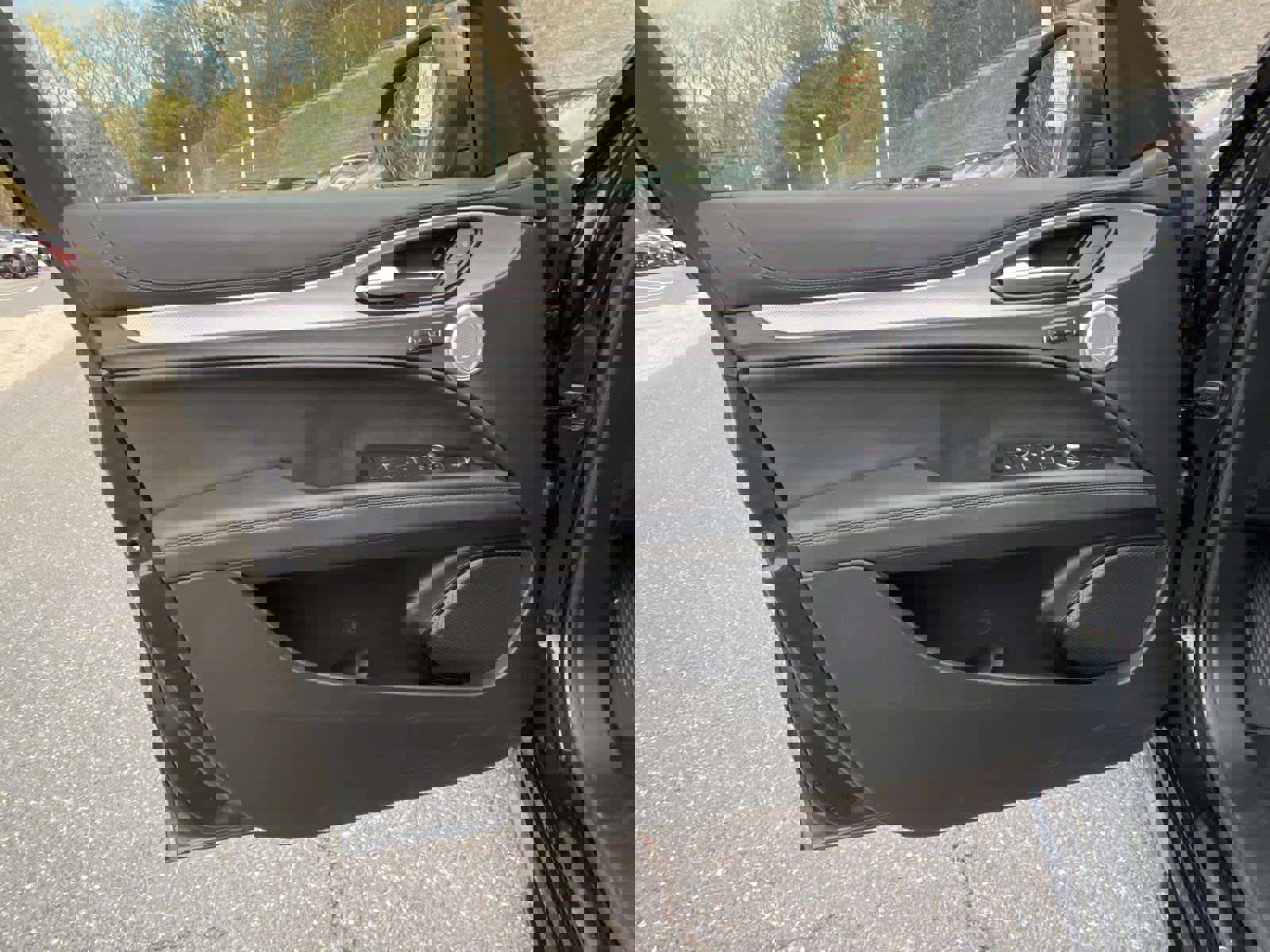 Used 2024 Alfa Romeo Stelvio AWD image 12