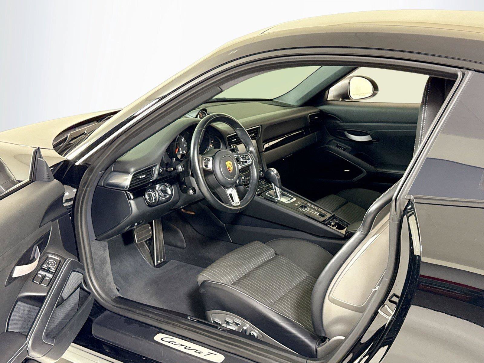 Used 2019 Porsche 911 Carrera T w/ Carrera T Interior Package RWD image 14