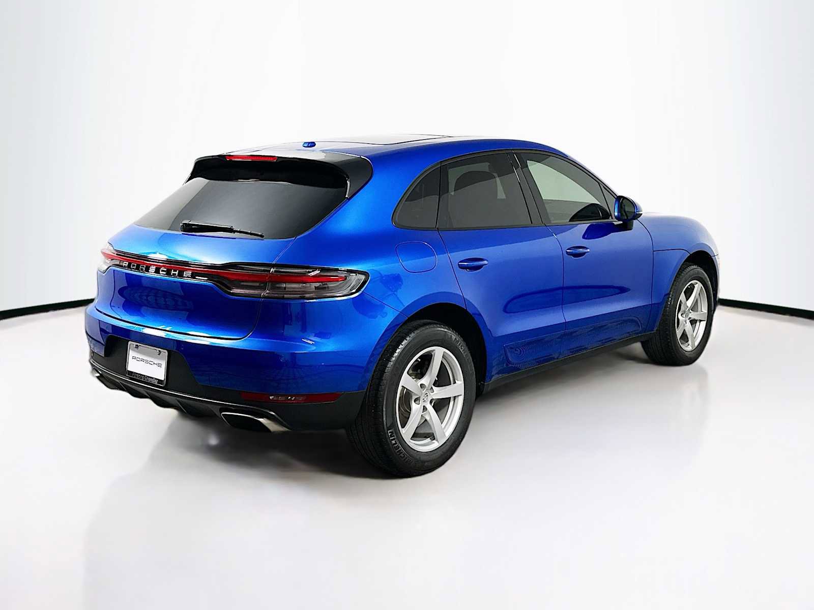 Certified 2020 Porsche Macan image 9