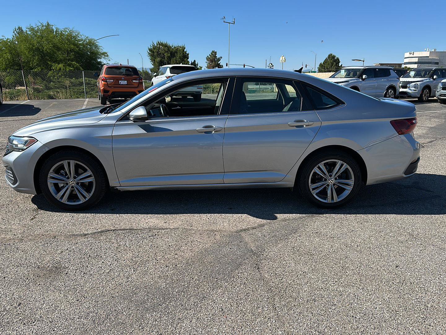 Used 2024 Volkswagen Jetta SE FWD image 5
