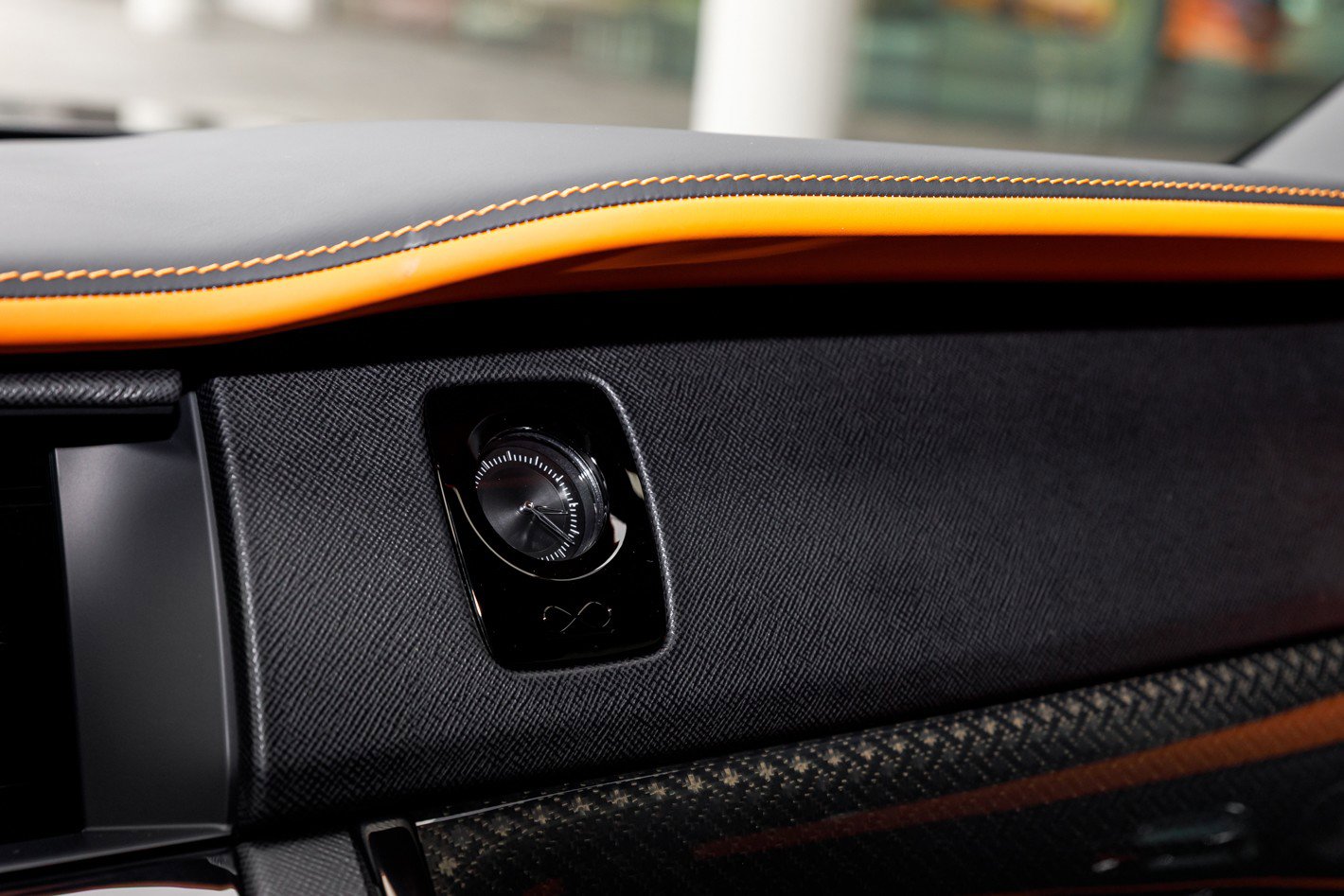 Used 2022 Rolls-Royce Cullinan Black Badge w/ Dark Exterior Package image 31