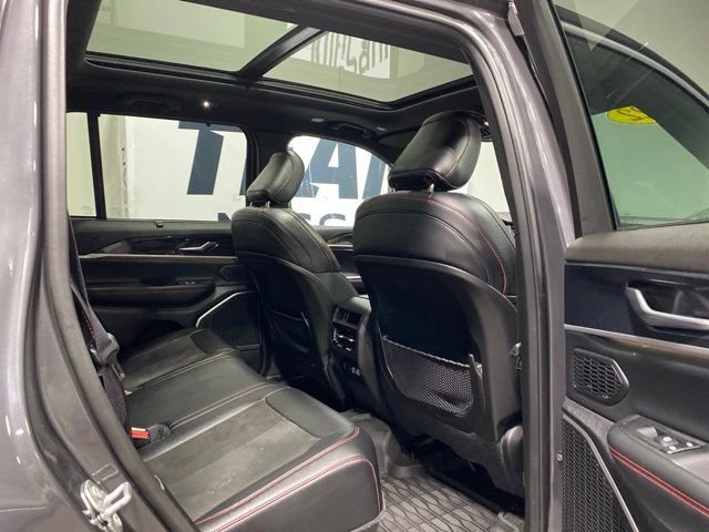 Used 2022 Jeep Grand Cherokee Trailhawk w/ Luxury Tech Group III AWD/4WD image 28