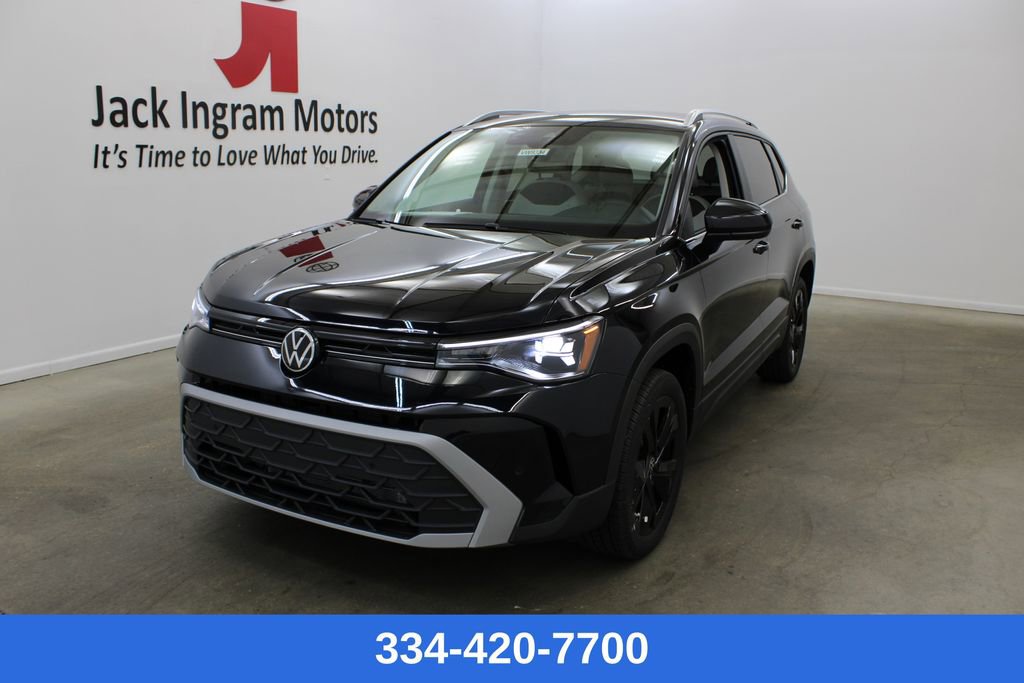 New 2026 Volkswagen Taos SE image 1