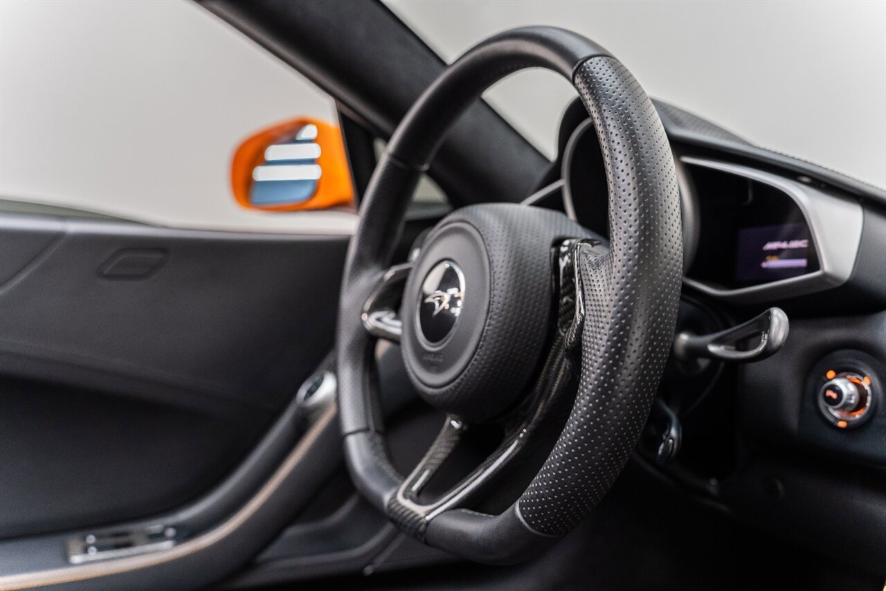 Used 2014 McLaren MP4-12C Spider RWD image 49