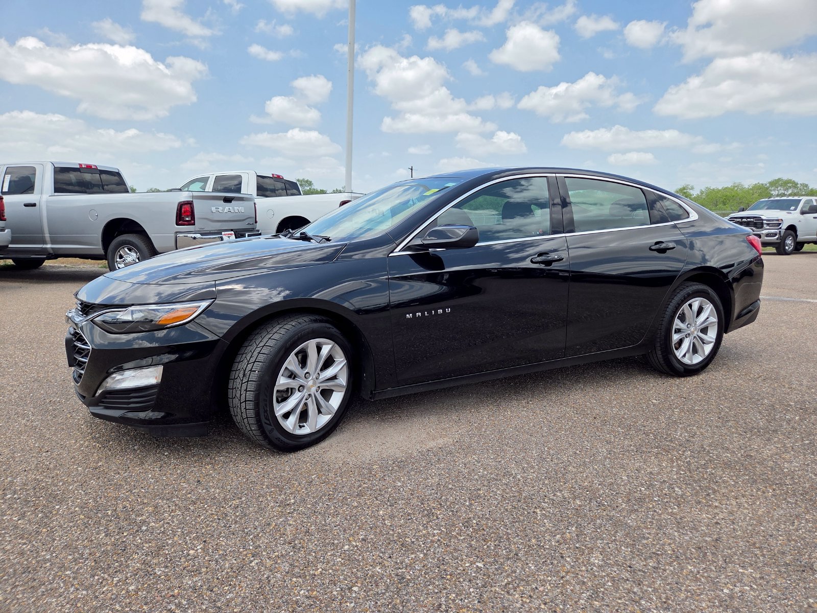 Used 2024 Chevrolet Malibu LT FWD image 3