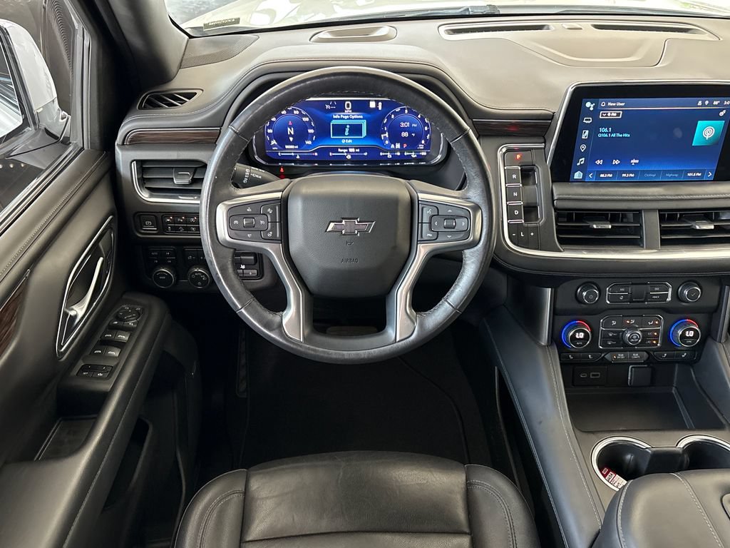 Used 2022 Chevrolet Tahoe Z71 w/ Luxury Package AWD/4WD image 17