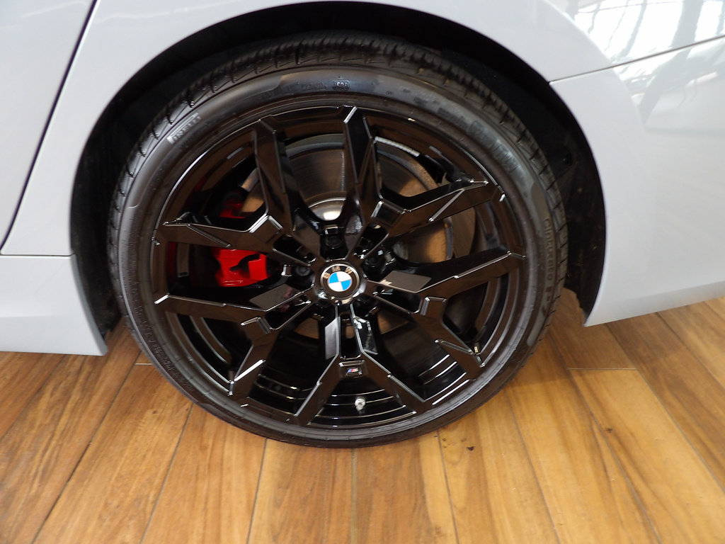 Used 2026 BMW 330i xDrive Sedan w/ M Sport Package AWD/4WD image 9