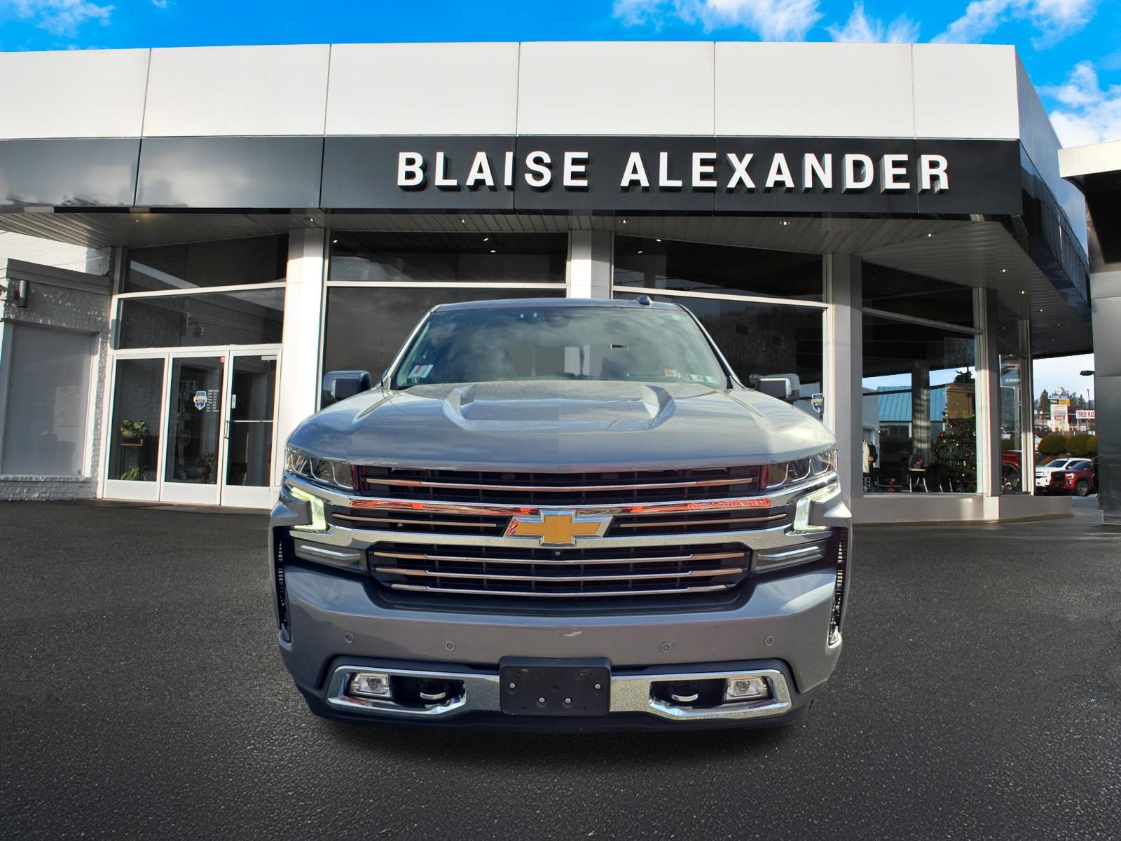 Used 2021 Chevrolet Silverado 1500 High Country w/ Technology Package image 9