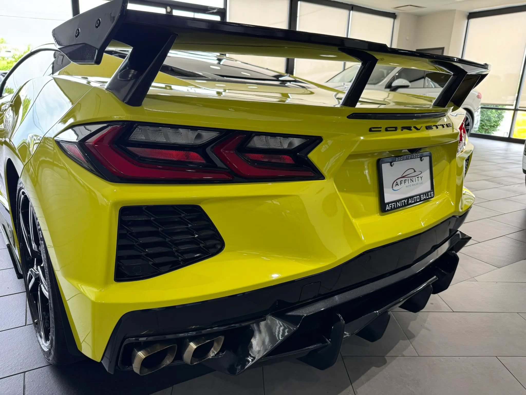 Used 2023 Chevrolet Corvette Stingray Coupe w/ Z51 Performance Package RWD image 29