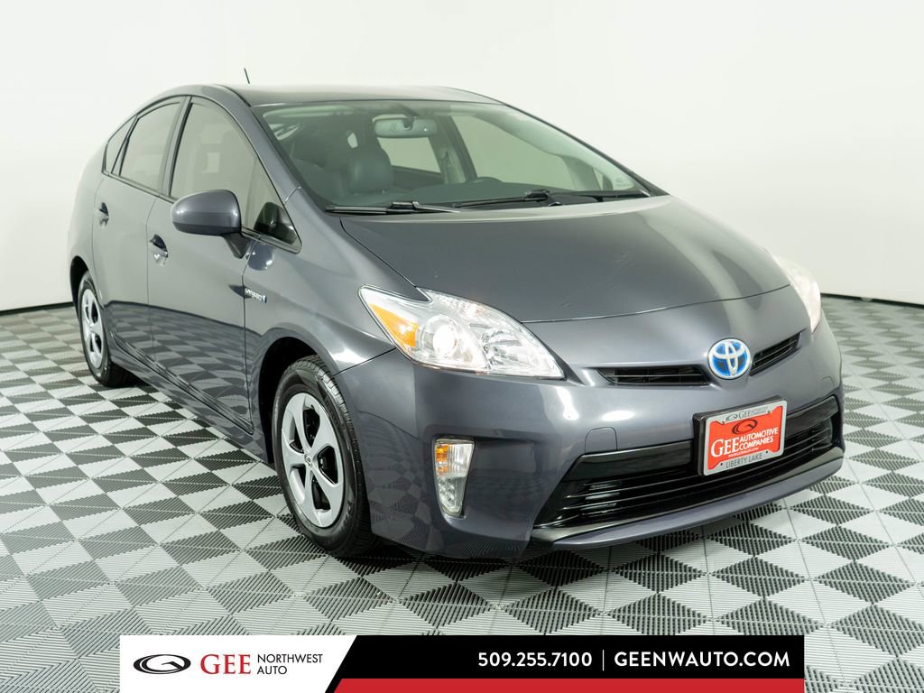 Used 2015 Toyota Prius Four image 1