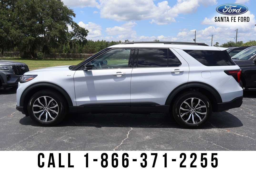 New 2026 Ford Explorer ST-Line AWD/4WD image 3