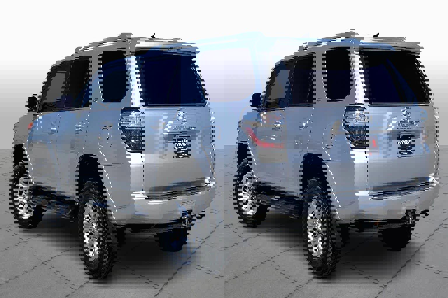 Used 2015 Toyota 4Runner SR5 image 12