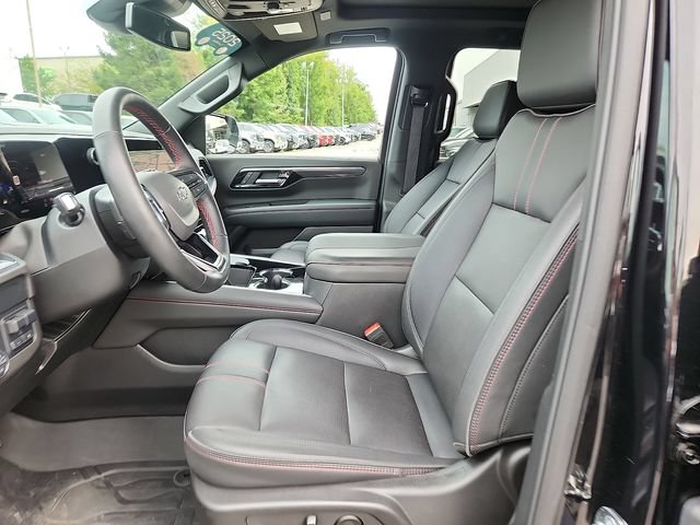 Used 2025 Chevrolet Suburban RST w/ Comfort Package AWD/4WD image 13