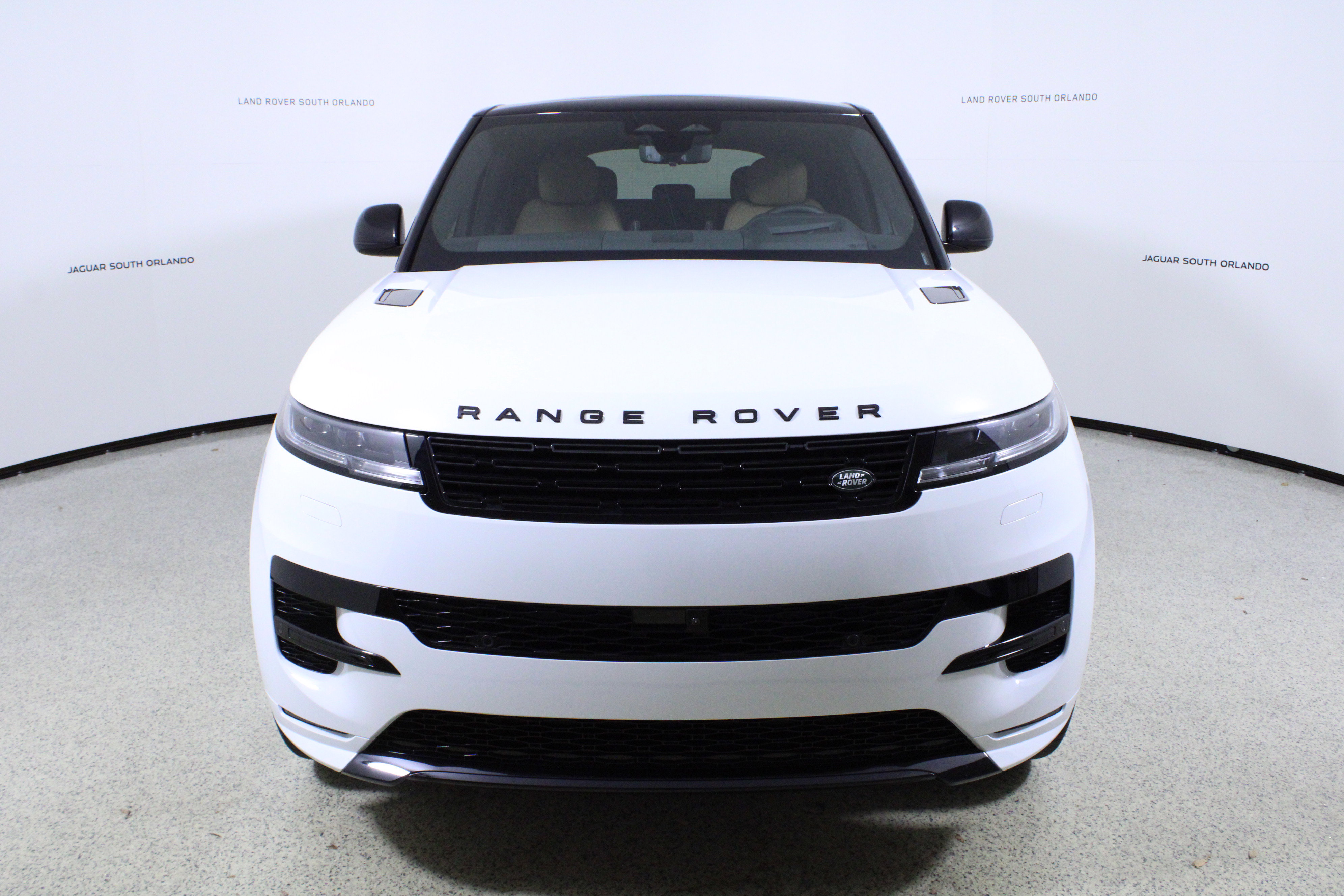 New 2026 Land Rover Range Rover Sport Dynamic SE image 2