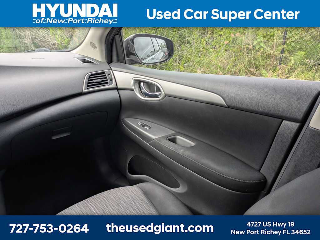 Used 2015 Nissan Sentra SV FWD image 17
