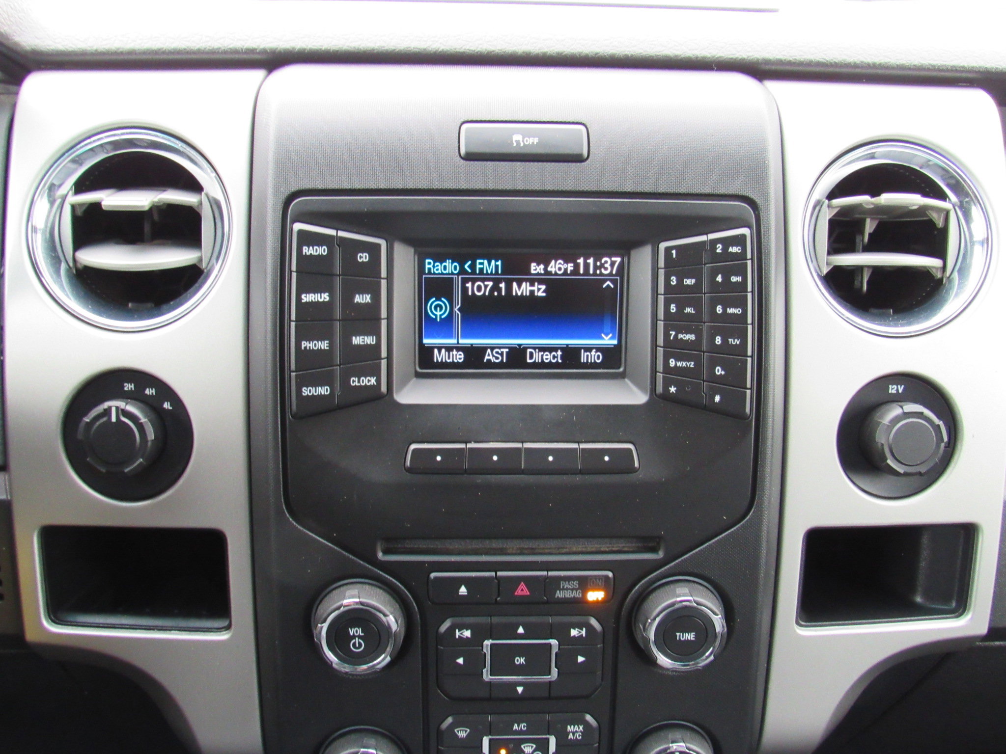 Used 2014 Ford F150 XLT w/ XLT Chrome Package image 21