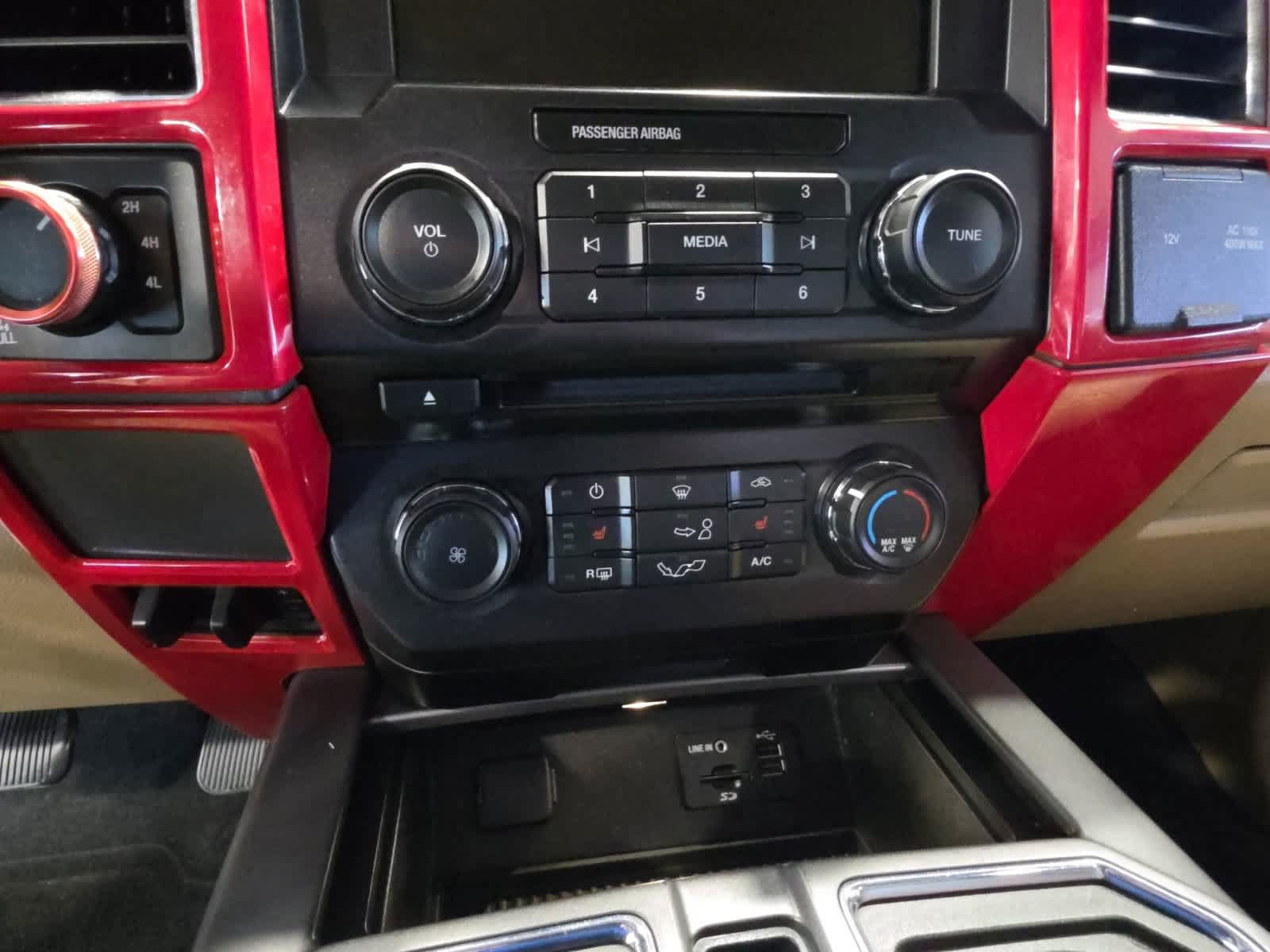 Used 2015 Ford F150 XLT w/ Equipment Group 302A Luxury AWD/4WD image 22