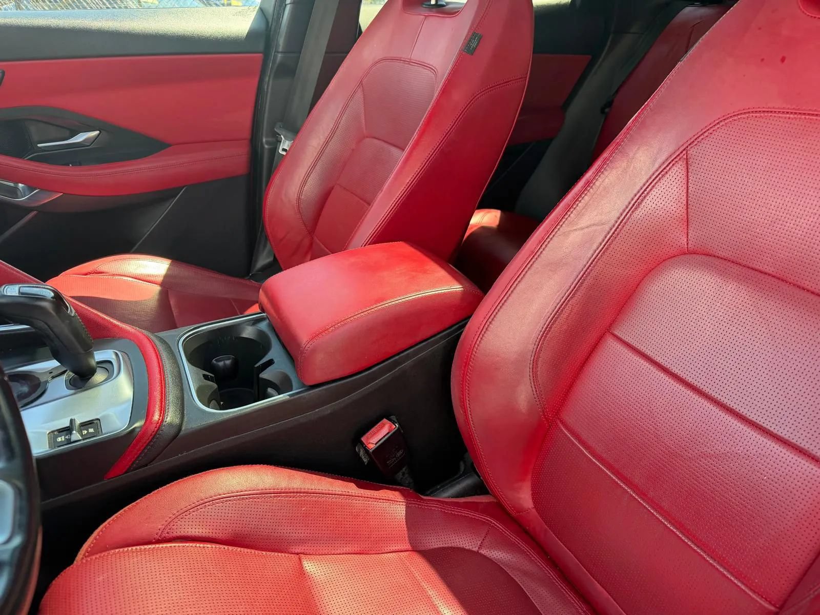 Used 2019 Jaguar E-PACE R-Dynamic HSE AWD/4WD image 25