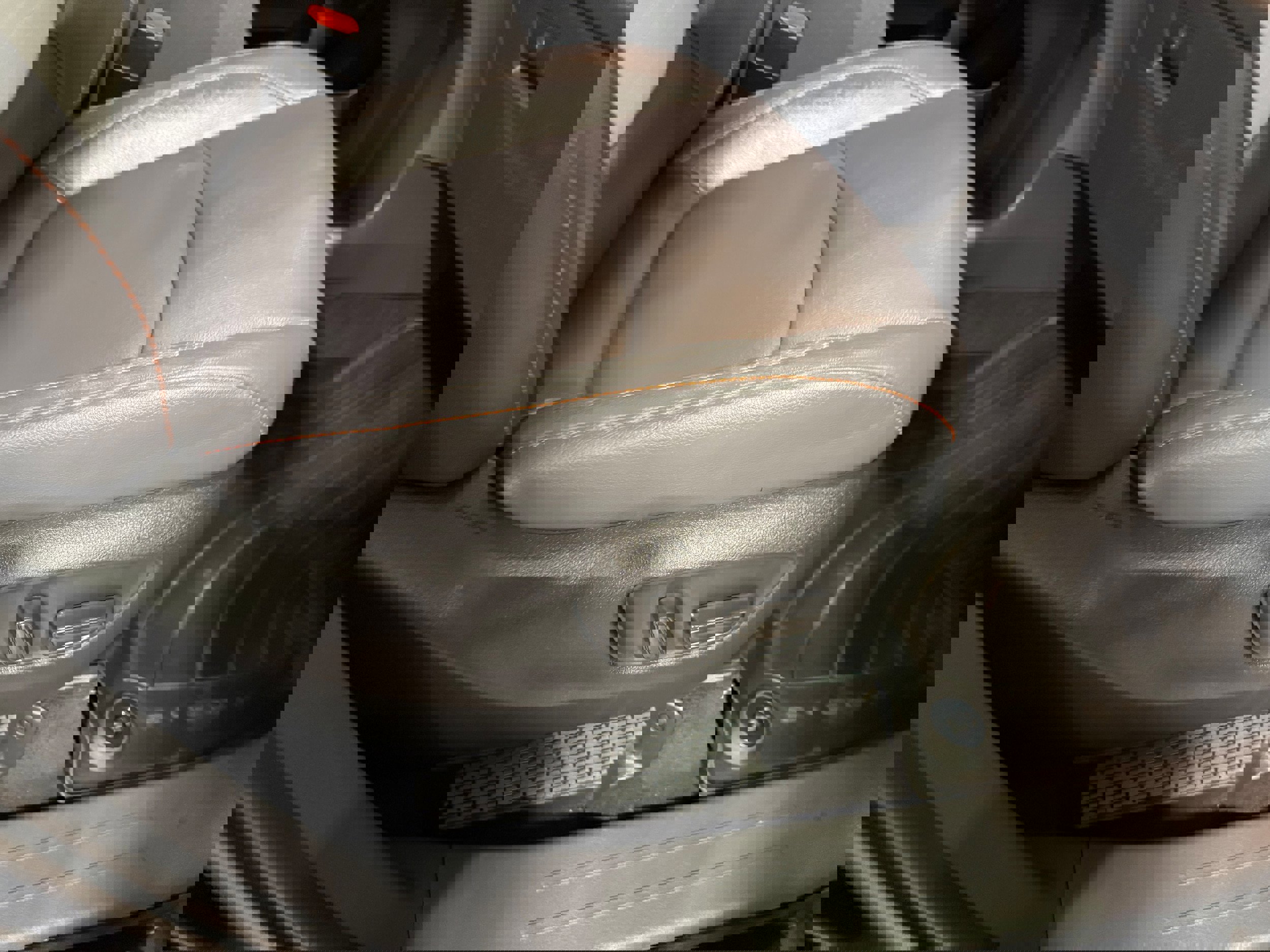 Used 2022 Toyota Sienna XSE w/ XSE Plus Package image 11