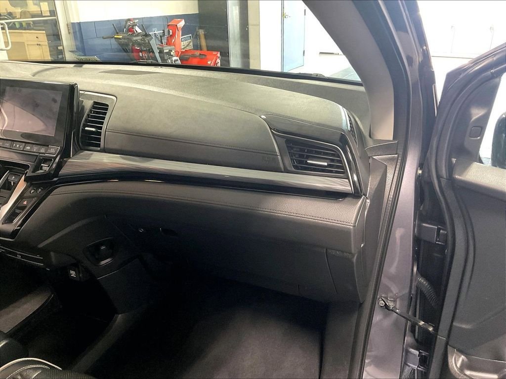 Used 2023 Honda Odyssey Elite image 13