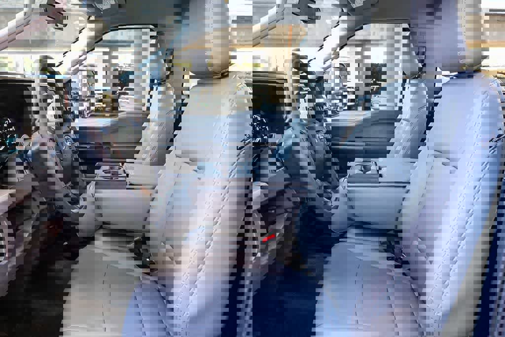 New 2026 Ford F250 XL w/ XL Chrome Package image 25