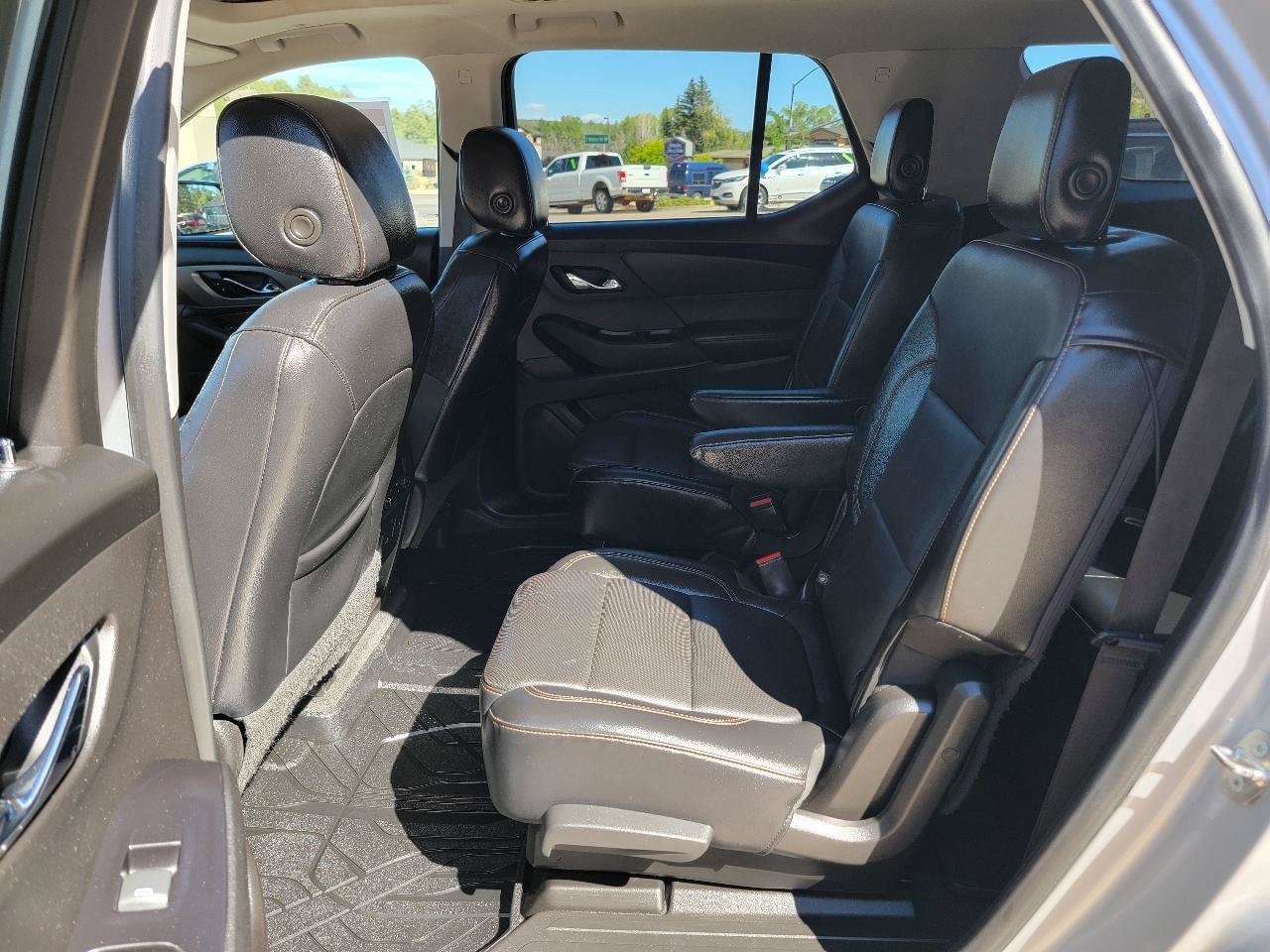 Used 2018 Chevrolet Traverse Premier w/ Redline Edition FWD image 11