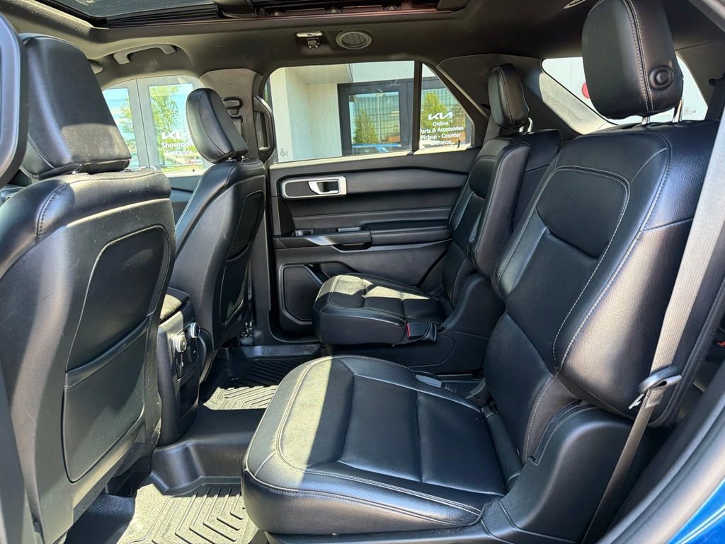 Used 2020 Ford Explorer XLT w/ Equipment Group 202A AWD/4WD image 19
