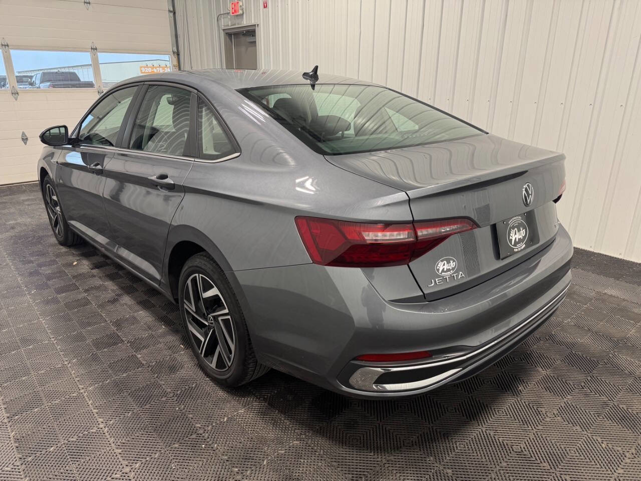 Used 2022 Volkswagen Jetta SEL FWD image 4