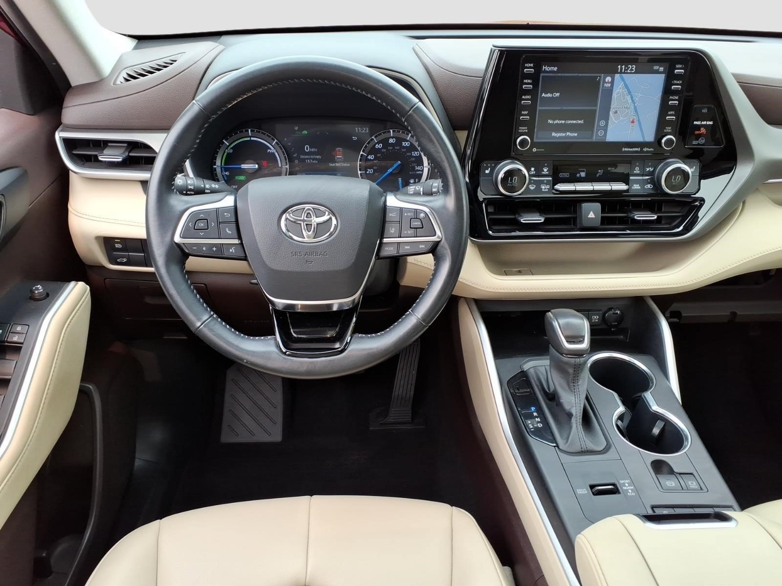 Used 2021 Toyota Highlander XLE AWD/4WD image 11