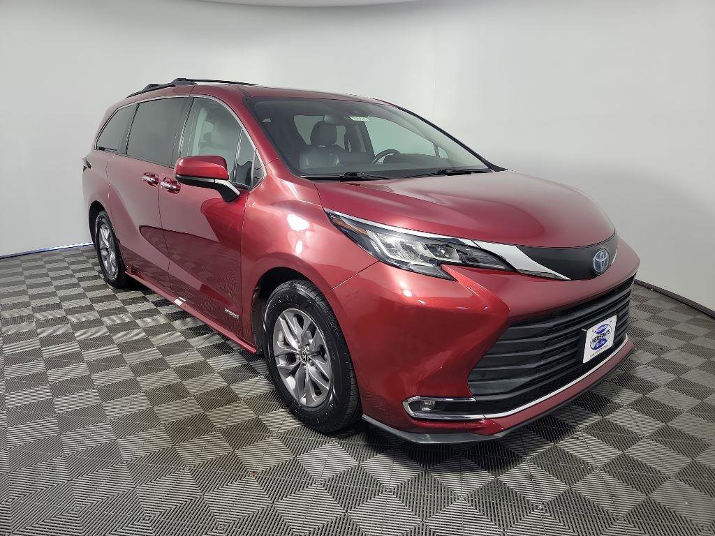 Used 2021 Toyota Sienna XLE