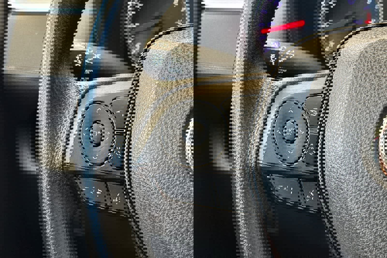 Used 2022 Toyota RAV4 XLE image 26