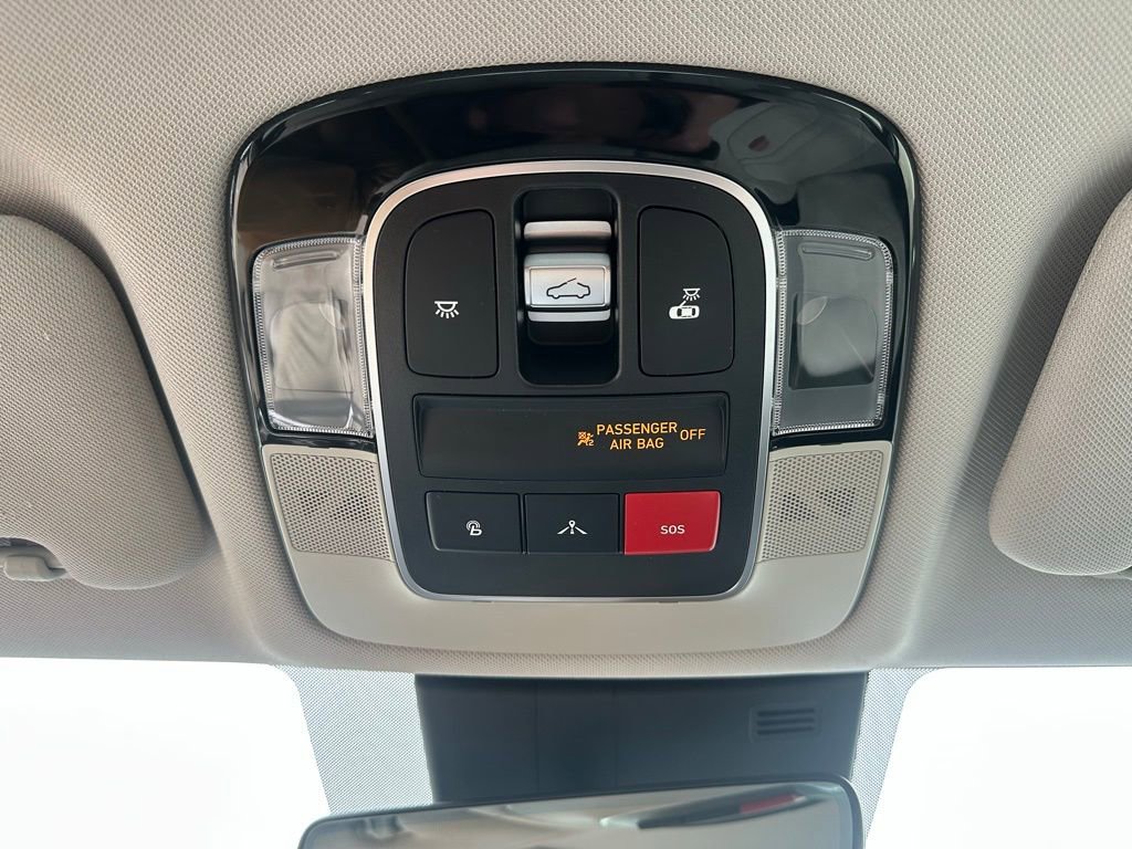 Used 2022 Hyundai Sonata Limited w/ Cargo Package image 16