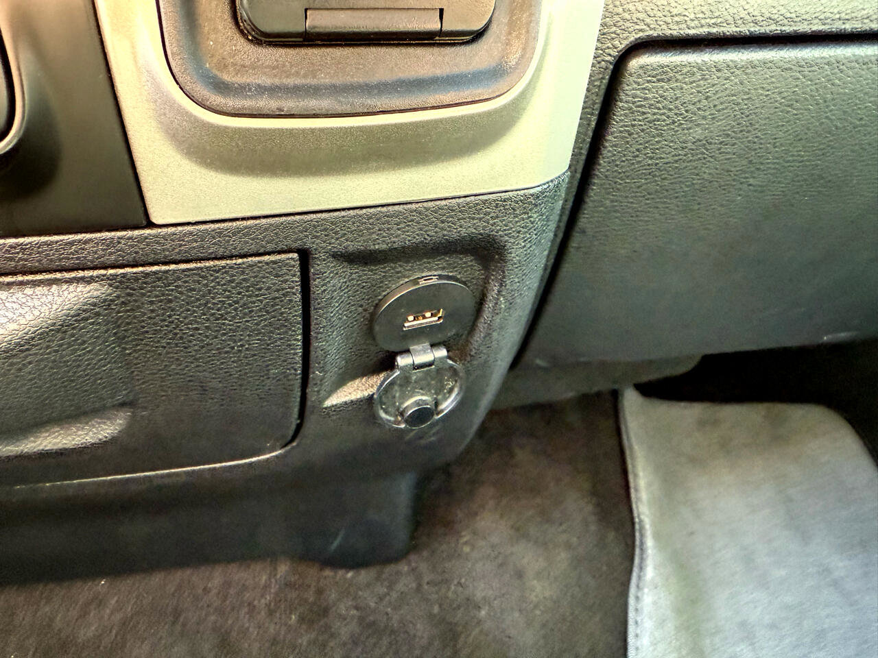 Used 2017 RAM 1500 Outdoorsman image 13
