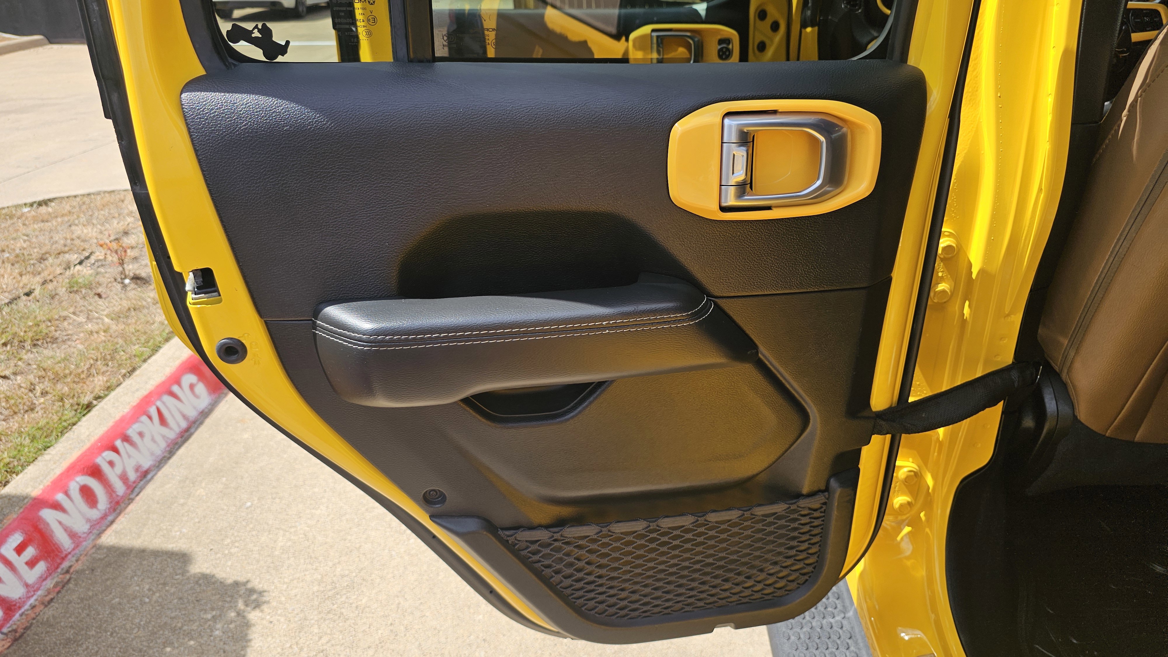 Used 2021 Jeep Wrangler Unlimited Sahara image 22