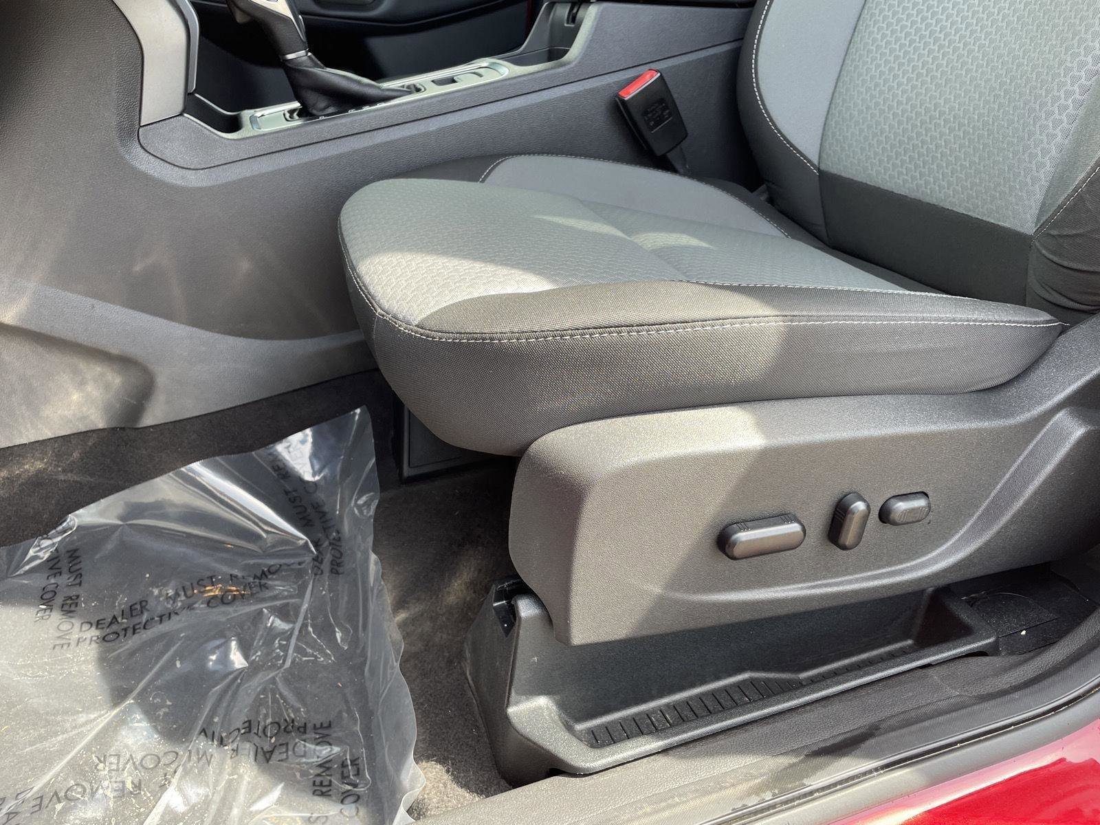Used 2019 Ford Escape SE image 4
