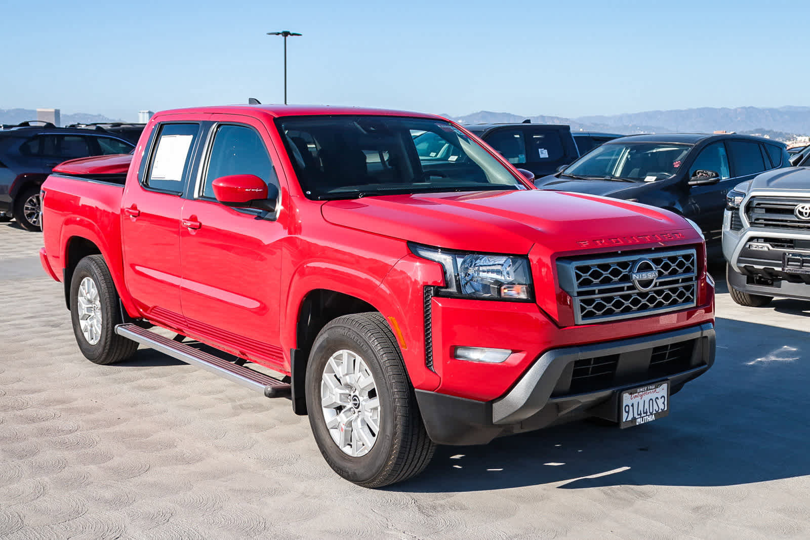 Used 2023 Nissan Frontier SV w/ SV Convenience Package image 3