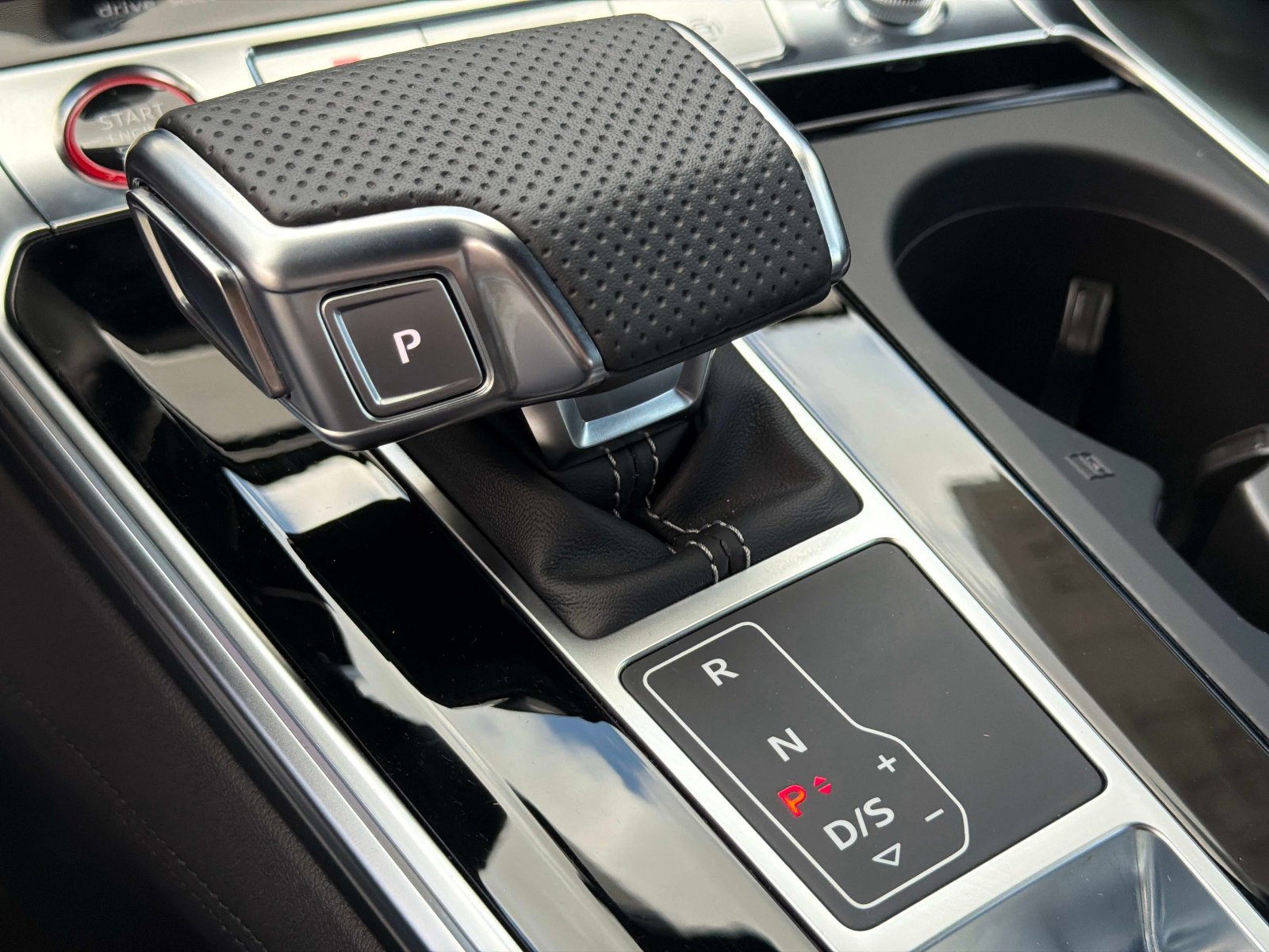 Used 2025 Audi RS 7 Performance image 46