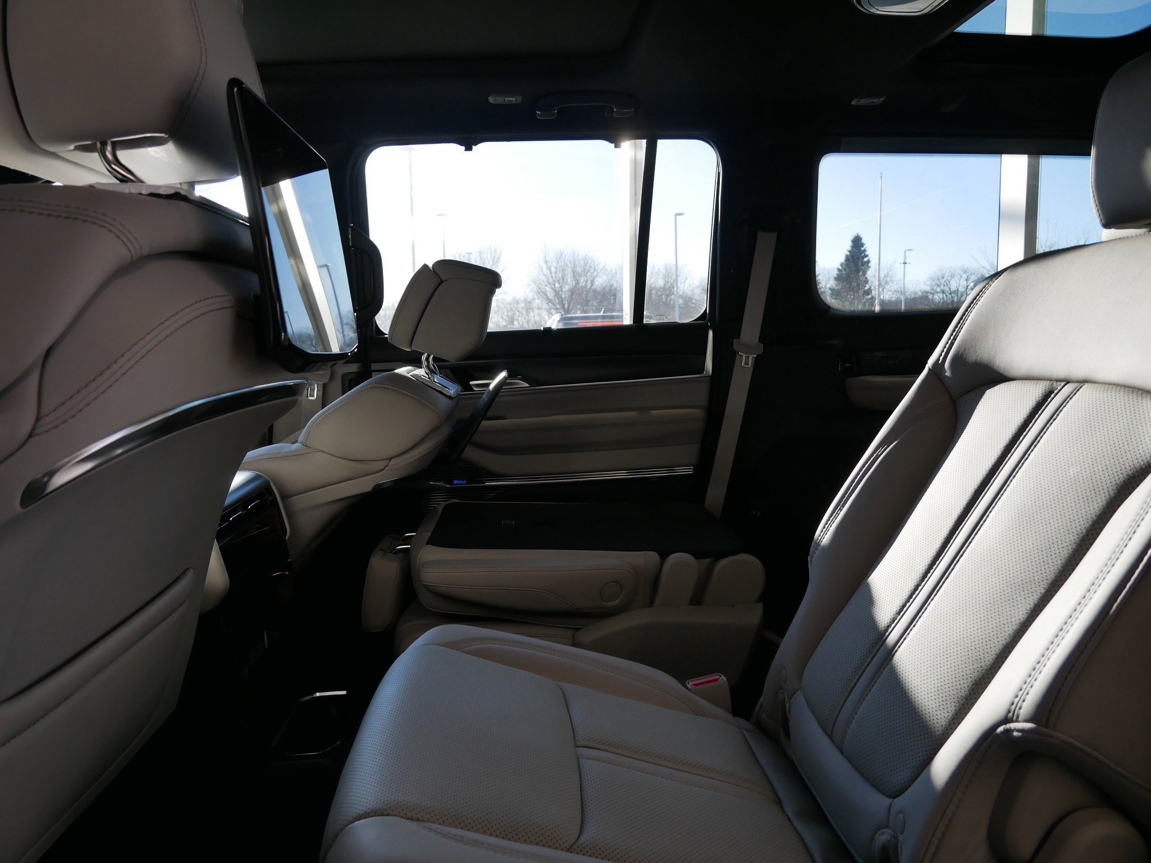 New 2026 Jeep Grand Wagoneer Summit w/ Rear Seat Video Group I image 9