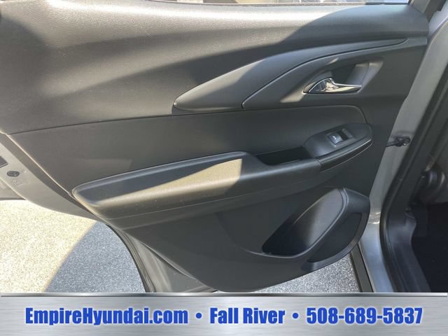 Used 2025 Chevrolet TrailBlazer LT AWD/4WD image 16